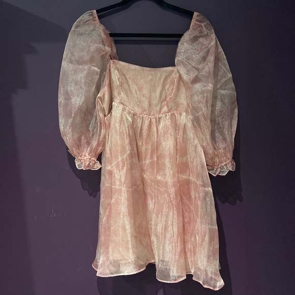 Puffy sleeved pink shimmer dress - Picture 1 of 3